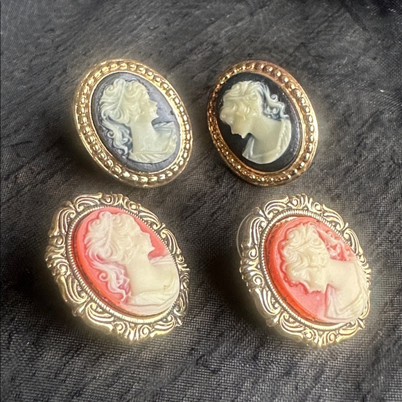 Elegant Gold and Cameo Earrings Set - Picture 10 of 13